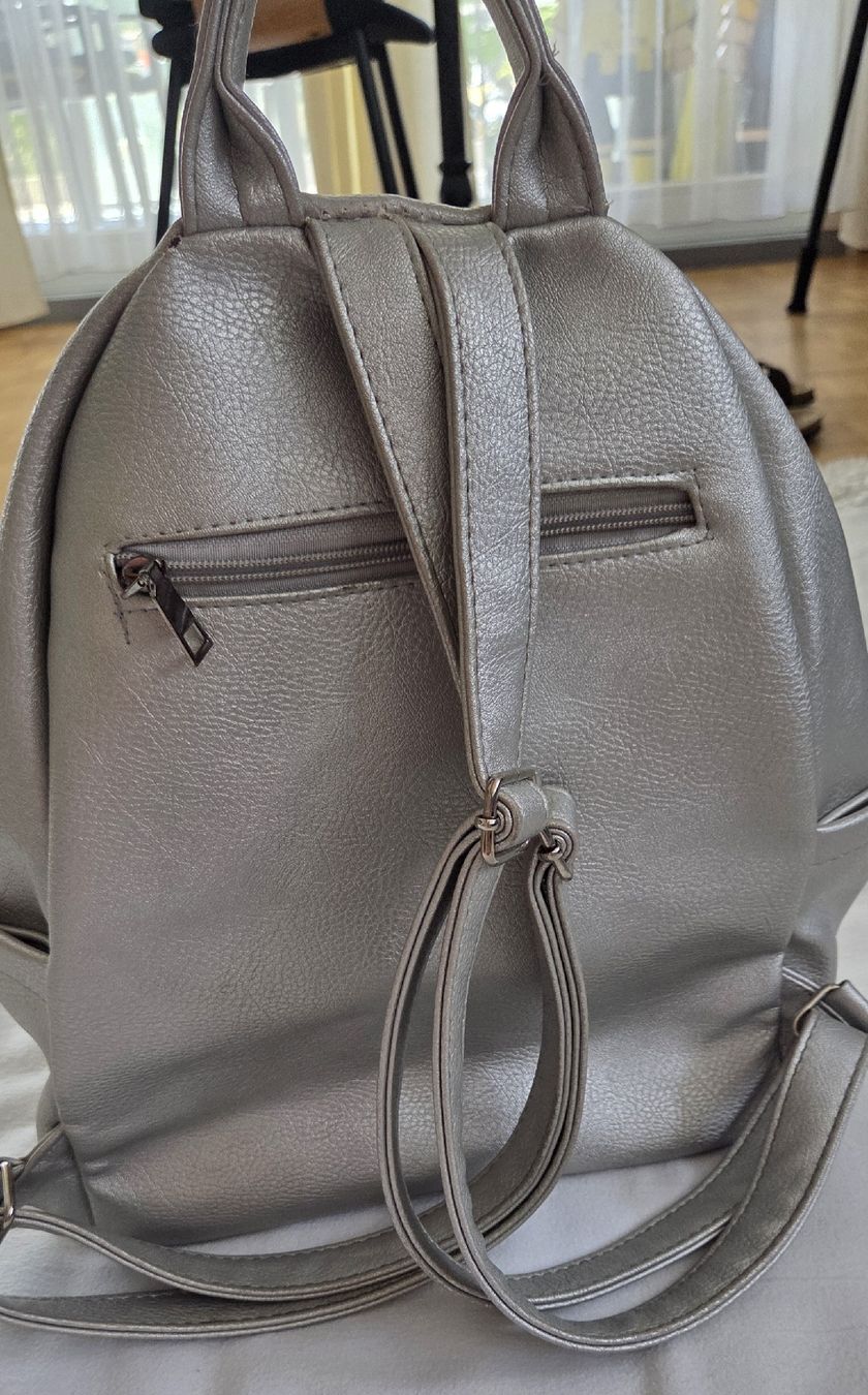 Sacs à dos: Kompakter Damen-Rucksack  – D'occasion à Belp par mar_wyp6 1