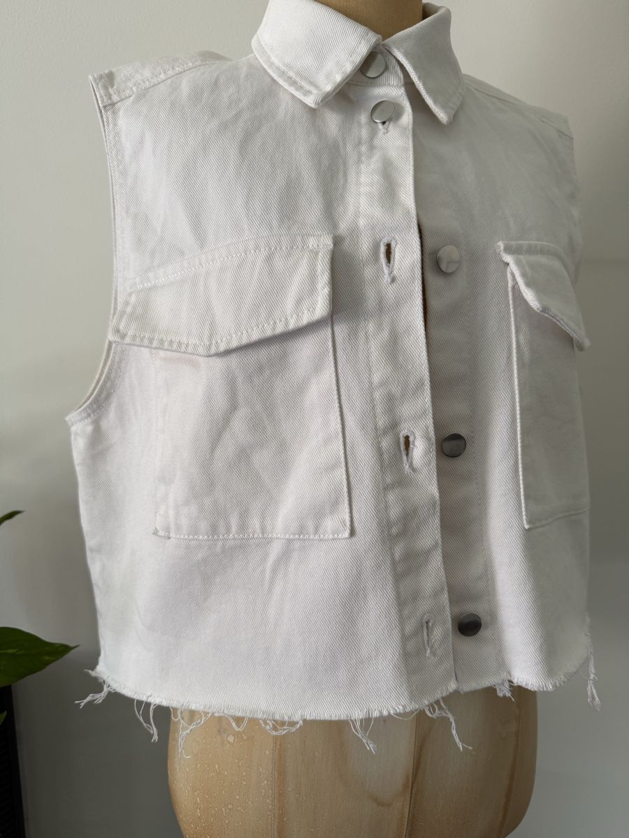 H&M Gilets & Westen: Coole H&M Cropped Jeansweste Weiss, Grösse M – Gebraucht aus Lugano von rebecca.wardrobe 2