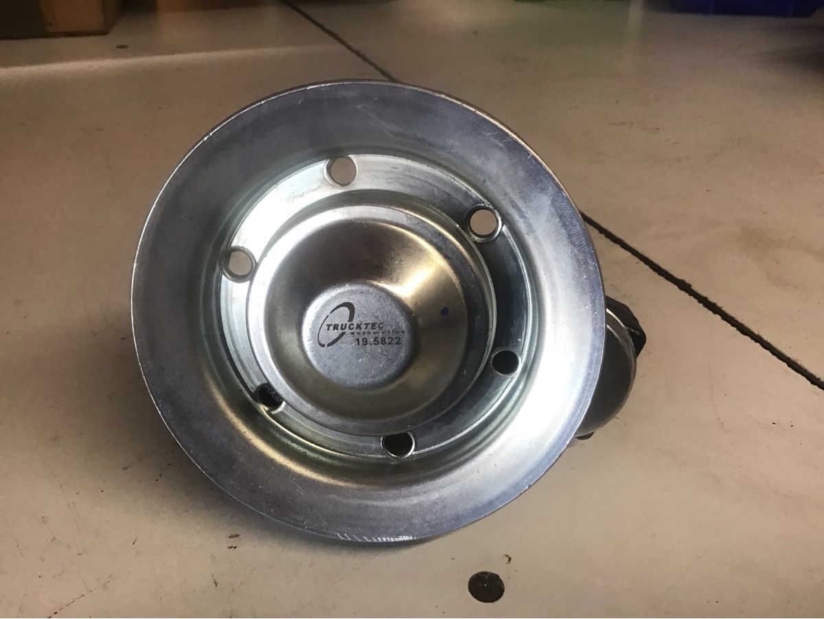 Volvo Tutti i ricambio: Volvo Riemenspanner – Nuovo (secondo la descrizione) da Rizenbach venduto da Farmwork