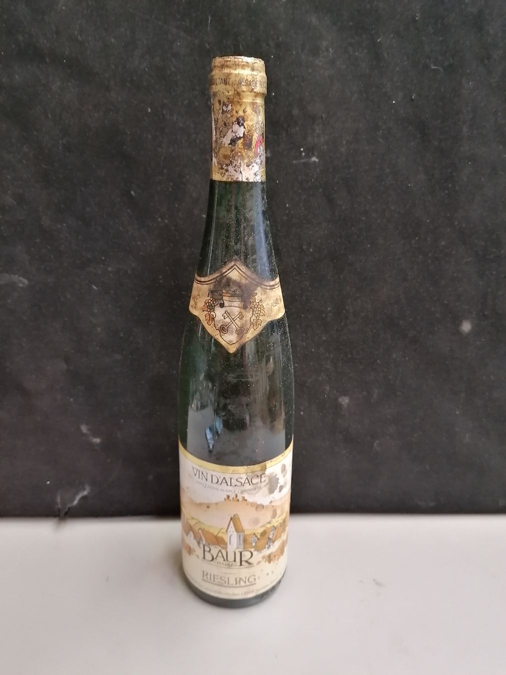 Wein: VIN DE ALSACE BAUR CHARLES REISLING 1996 – Neu (gemäss Beschreibung) aus Genève von Leboucheoreilles