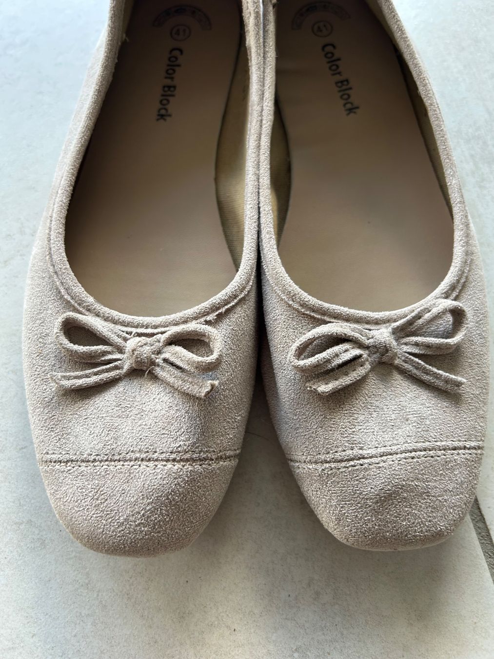 Scarpe da donna: Ballerines en daim – Usato da Courrendlin venduto da loko2910