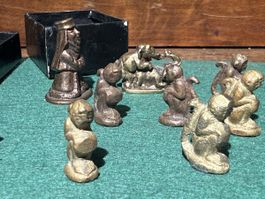 Antike kleine asiatische Bronze Figuren 12-teilig 