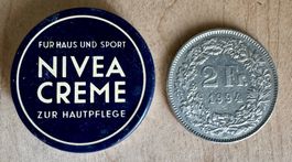 Kleine winzige Blechdose für Kaufmannsladen NIVEA 3 cm Durch