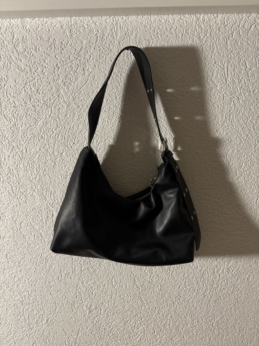 Pull&Bear Borse: Sac à main noir pull&bear avec sangle ajustable état correct – Nuovo (secondo la descrizione) da Malleray venduto da lol_96pf
