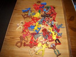 ältere 48 st.Konvolut Figuren Indianer und Cowboys