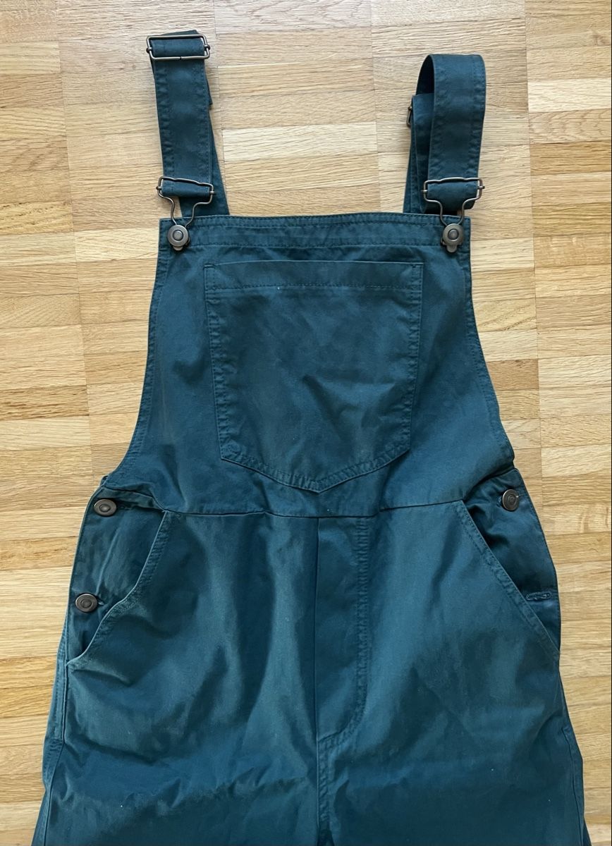 Twothirds Hosen: TWOTHIRDS Latzhose dunkelgrün 36 – Gebraucht aus Nottwil von Silke94