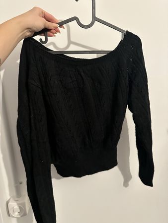 Schwarzer Strickpullover, Carmen Ausschnitt, Grösse s