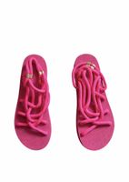 TRENDY NEON PINK SANDALEN