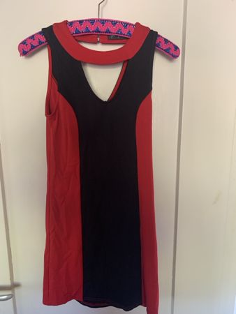 Damen Kleid rot/schwarz Grösse S guter Zustand