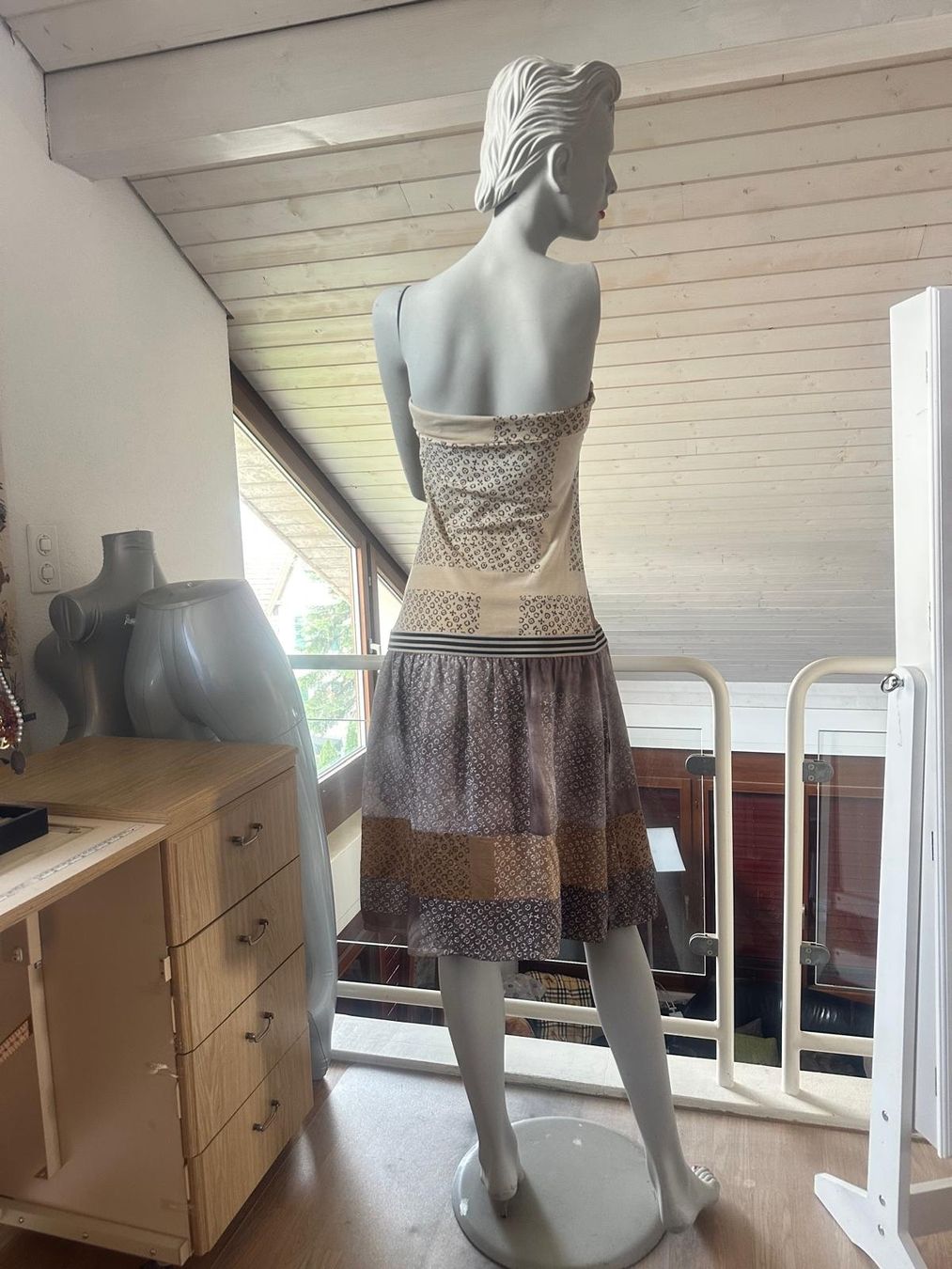 Vestiti: Seidenkleid von PIANURA STUDIO – Usato da Neuhausen venduto da Lechasseur 2