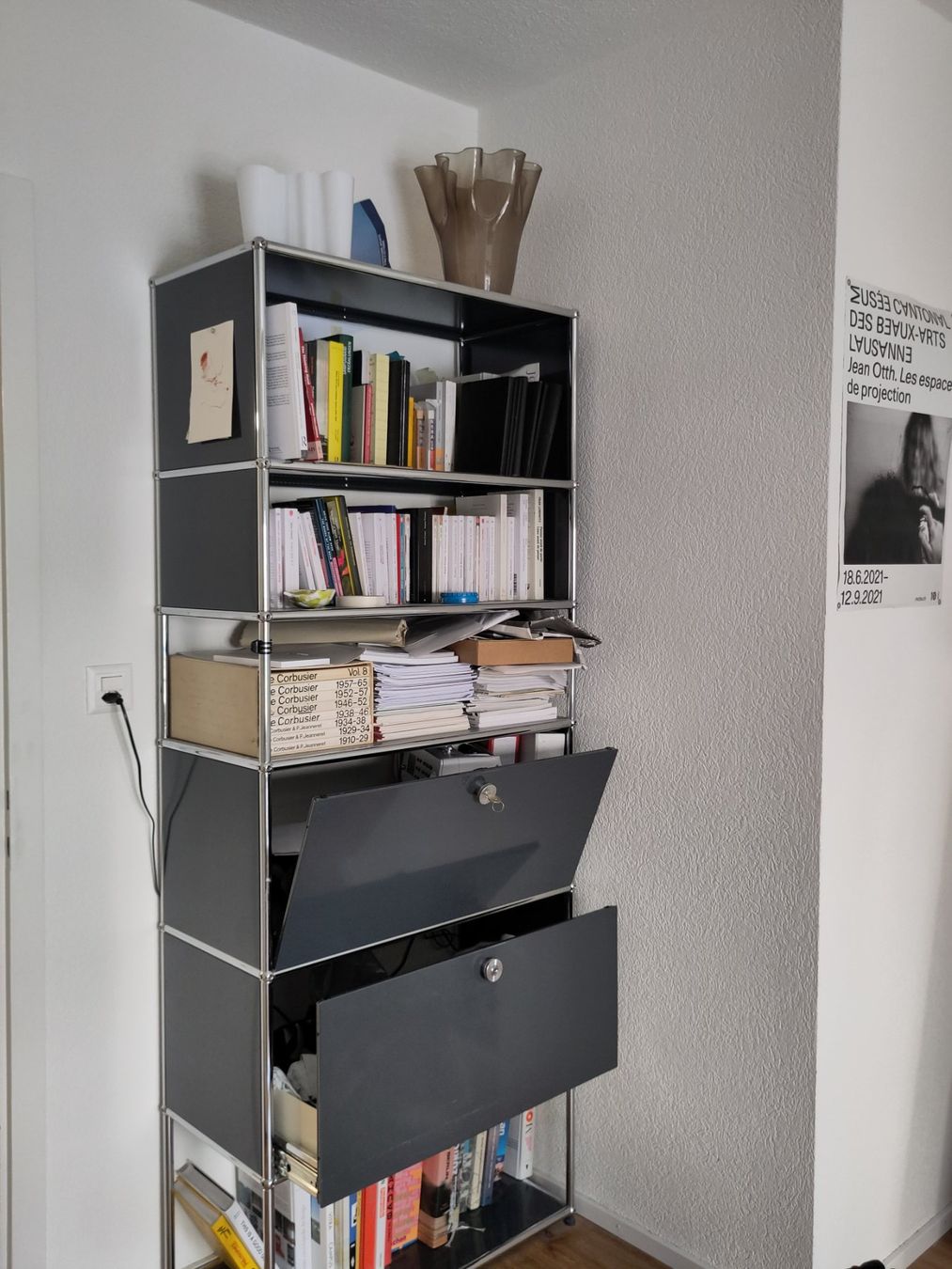 USM Étagères: USM Haller étagère noire – D'occasion à Zürich par jul_ie 1