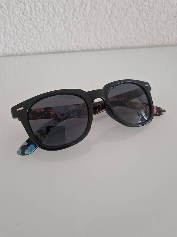 Brillen & Gläser: Florale Sonnenbrille – Neu und originalverpackt aus Glattpark(Opfikon) von DaniieM 1