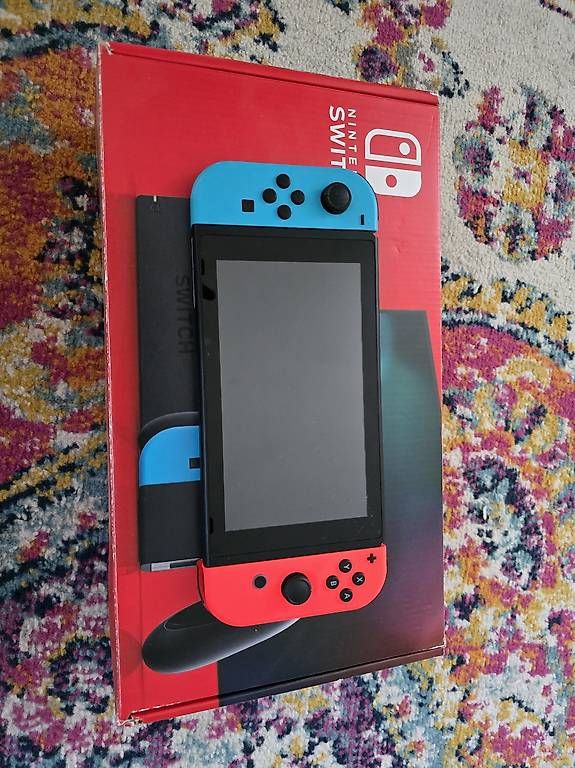 Nintendo Konsolen: Nintendo Switch V2 en excellent état – Gebraucht aus Siviriez von ani_xzl6 4