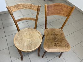 Antike Holzstühle (auch einzeln)