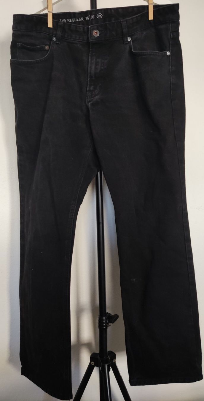 C&A Jeans: Jean noir  Clockhouse C&A the regular, taille 36/30 – Gebraucht aus Grand-Lancy von Morriganne