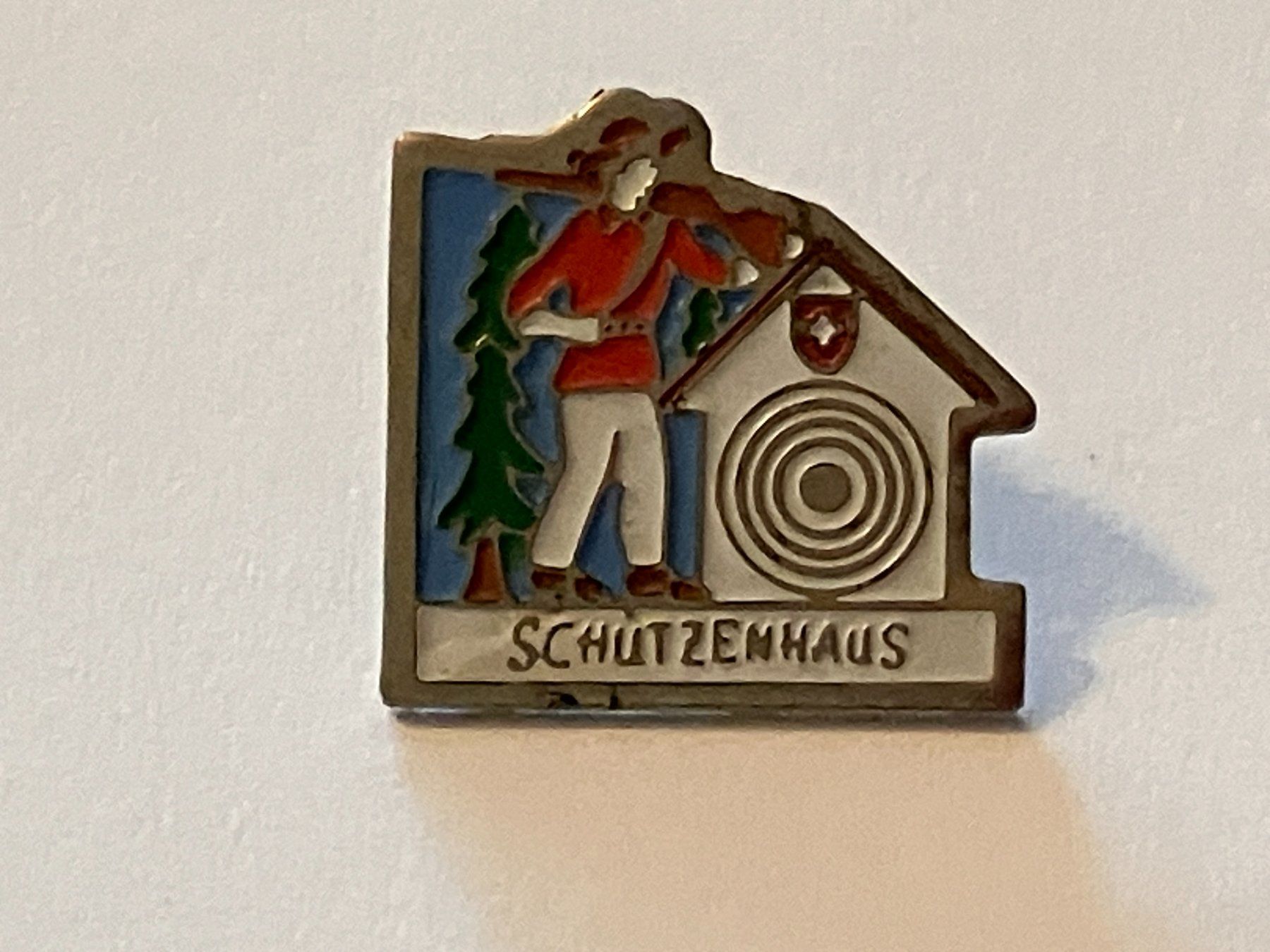 Placchette & Badge: 1 Pin Schützenhaus – Usato da Basel venduto da djwwpp