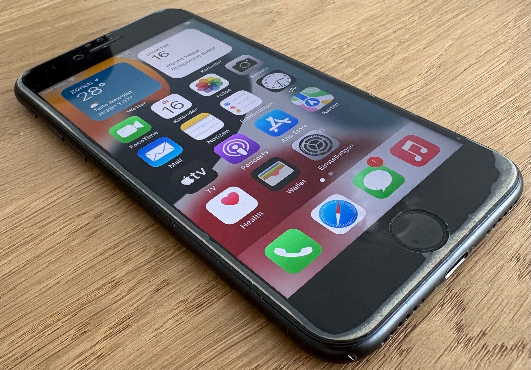 Apple Telefoni cellulari / Smartphones: Apple iPhone 7 | 32 GB | Schwarz – Usato da Zürich venduto da Gaikokujin 3