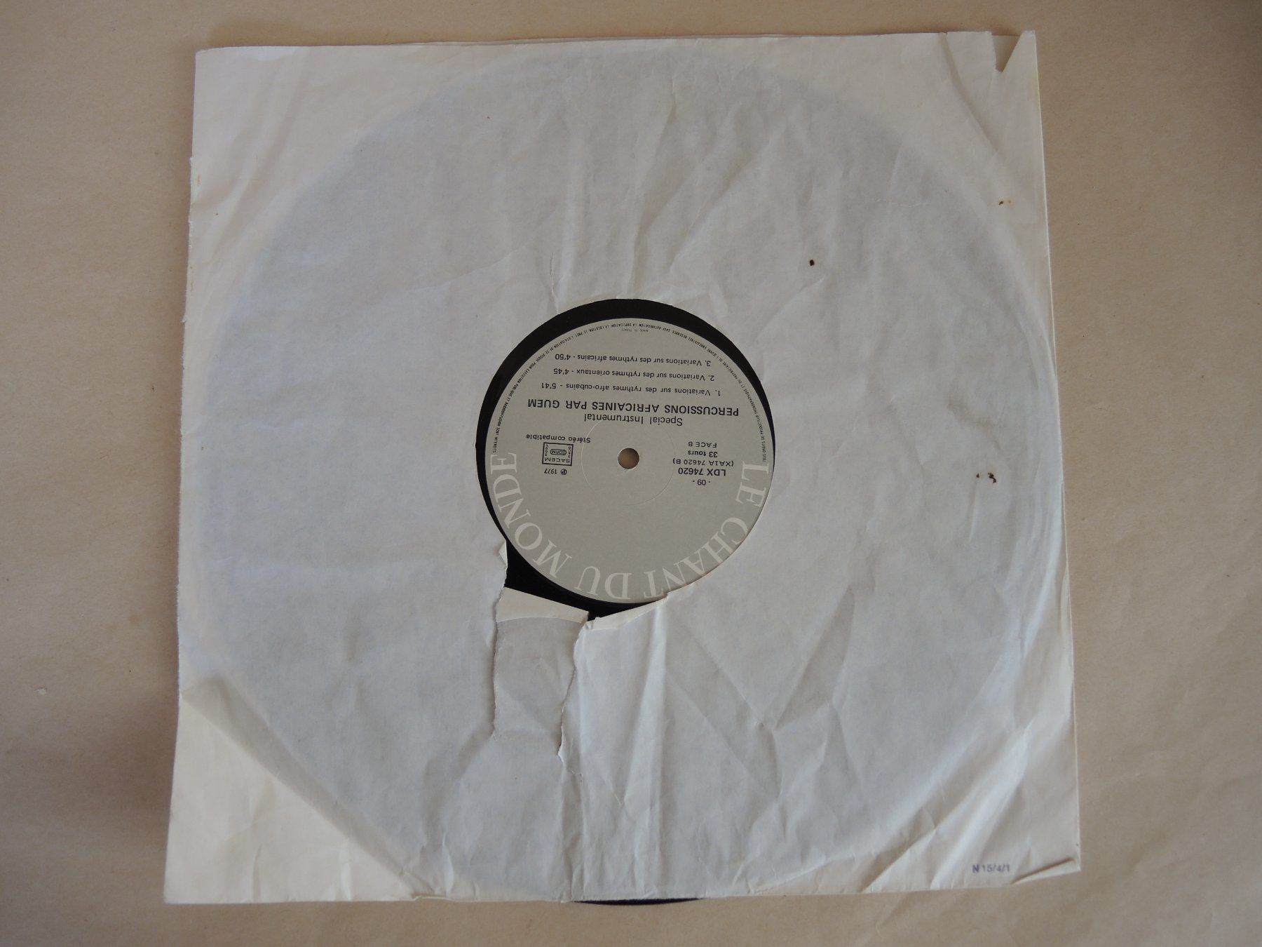 Dischi in vinile: Guem LP Rhythmes Africains Afro-Cubains Percussion Vinyl – Usato da Rorschach venduto da maeck8 5