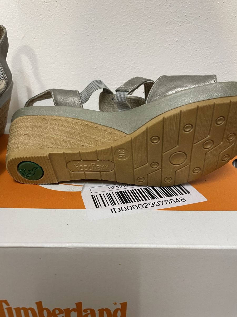 Scarpe da donna: Sandali Argento n. 36 – Usato da Cagiallo venduto da Misschiacci- 1