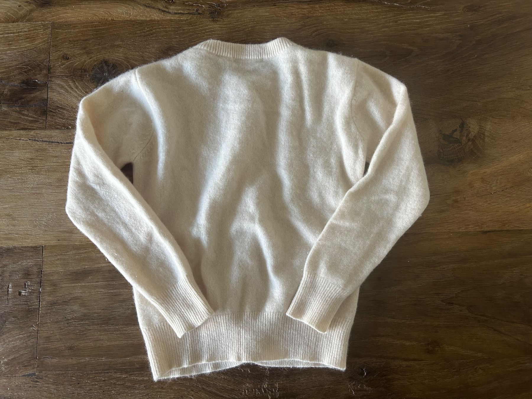 Sonstige Mädchenkleider: Kaschmir Strickjacke Gr. 4 Jahre – Gebraucht aus Adliswil von bee2890 2