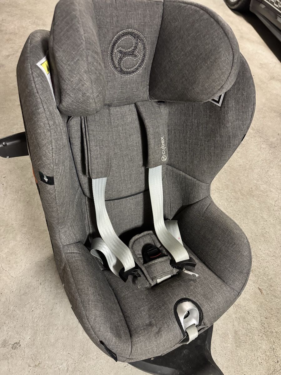 Cybex Sièges auto: Cybex Sirona i-Size Plus inkl. Base – D'occasion à Bäch SZ par AnnetteRu 2