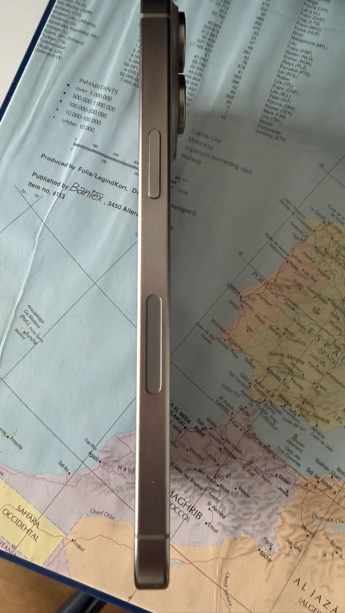 Apple Telefoni cellulari / Smartphones: Apple iPhone 15 Pro Max Titanium Grau – Usato da Basel venduto da nic_y9wq 2