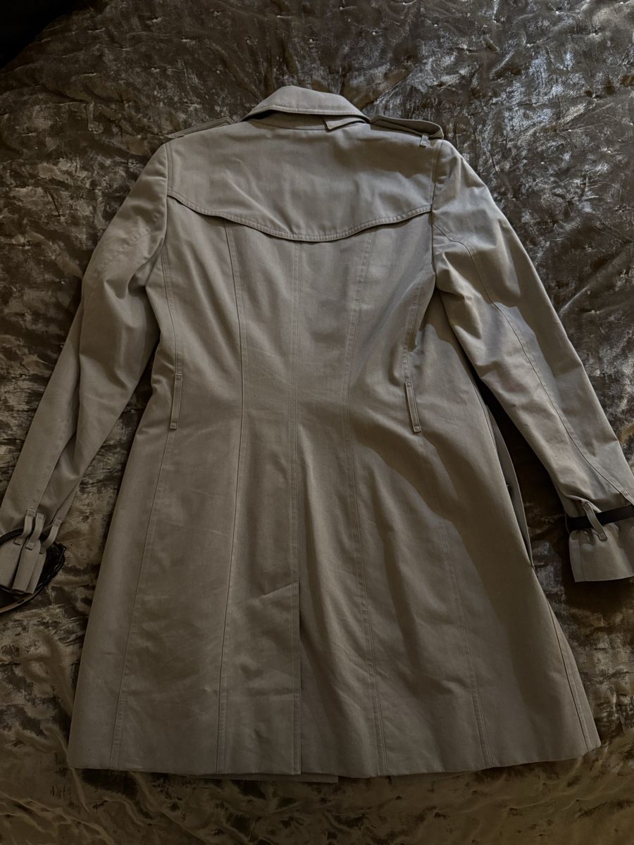 Burberry Mäntel: Burberry Trenchcoat in grau – Gebraucht aus Zürich von larrysells 8