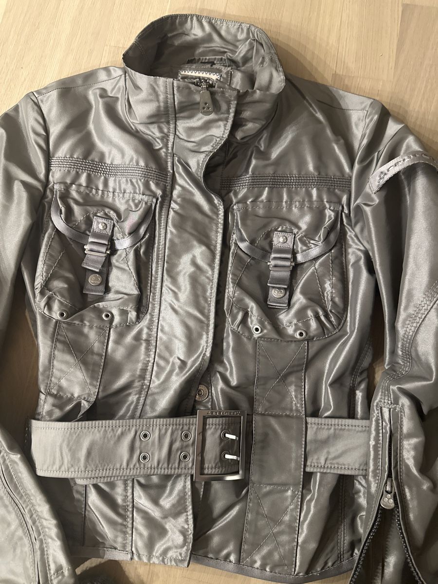 Peuterey Giacche: PEUTEREY Jacke, grau, Gr. 36, NEU – Nuovo (secondo la descrizione) da Dübendorf venduto da Bella1177 9