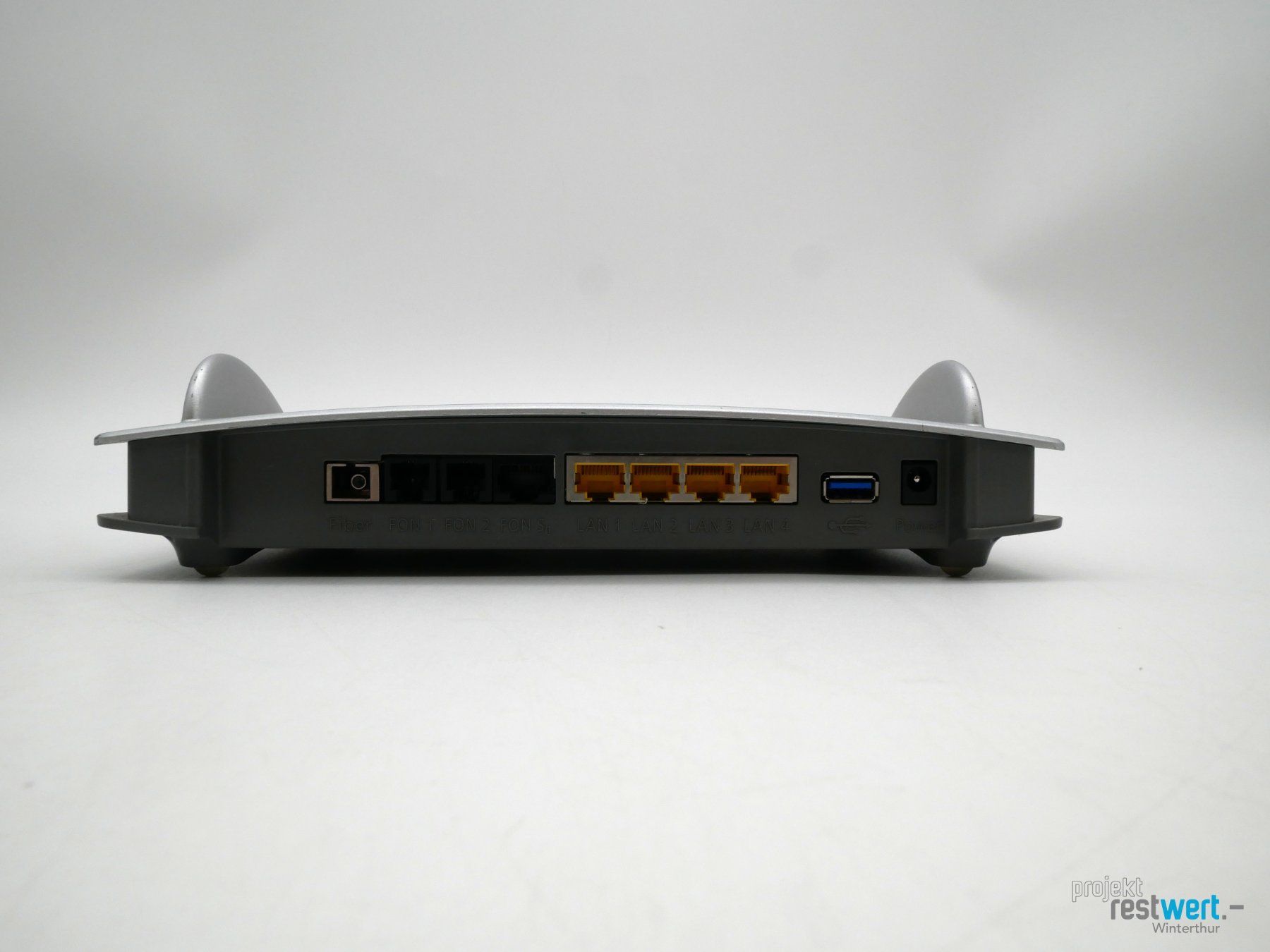 Fritz Modem & Router: FRITZ! Box 5490 Router grau rot – Usato da Winterthur venduto da Restwert_Winterthur 3