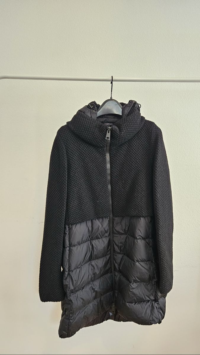Herno Cappotti: Herno Black Down Padded Wool Blend Coat, Size Small – Nuovo (secondo la descrizione) da Langnau am Albis venduto da vitaklimova
