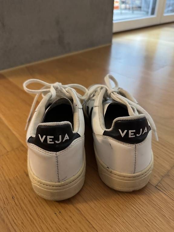 Scarpe da donna: Veja V 10 sneaker, Schwarz / Weiss, Gr. 39  – Usato da Zürich venduto da Supersampler 2
