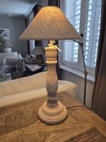 Shabby Chic Tischlampe Holz grau 60cm hoch Landhausstil