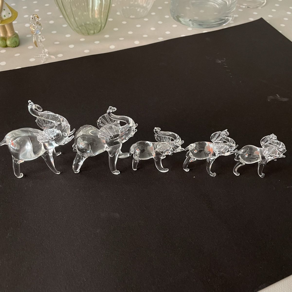 Tutte le decorazioni: NEU: Glas Figur Set Elefanten 5 stk – Nuovo e nell'imballaggio originale da Bellach venduto da Dreamer2501