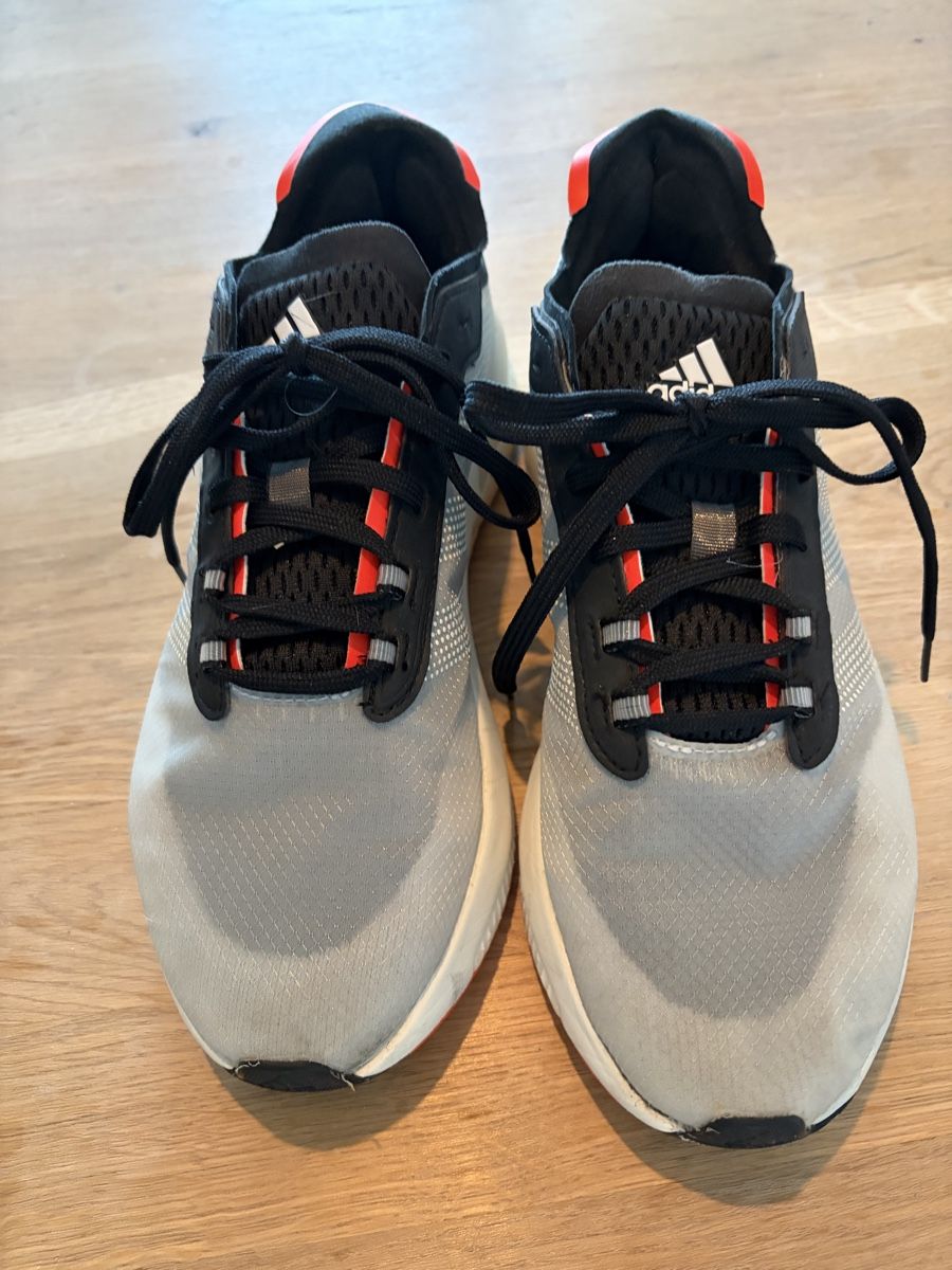 Adidas Scarpe da uomo: Adidas Avryn Gr. 40 1/2 – Usato da Schaffhausen venduto da Januanar