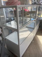 4 schöne Vitrine für deinen Laden + 1 GRATIS