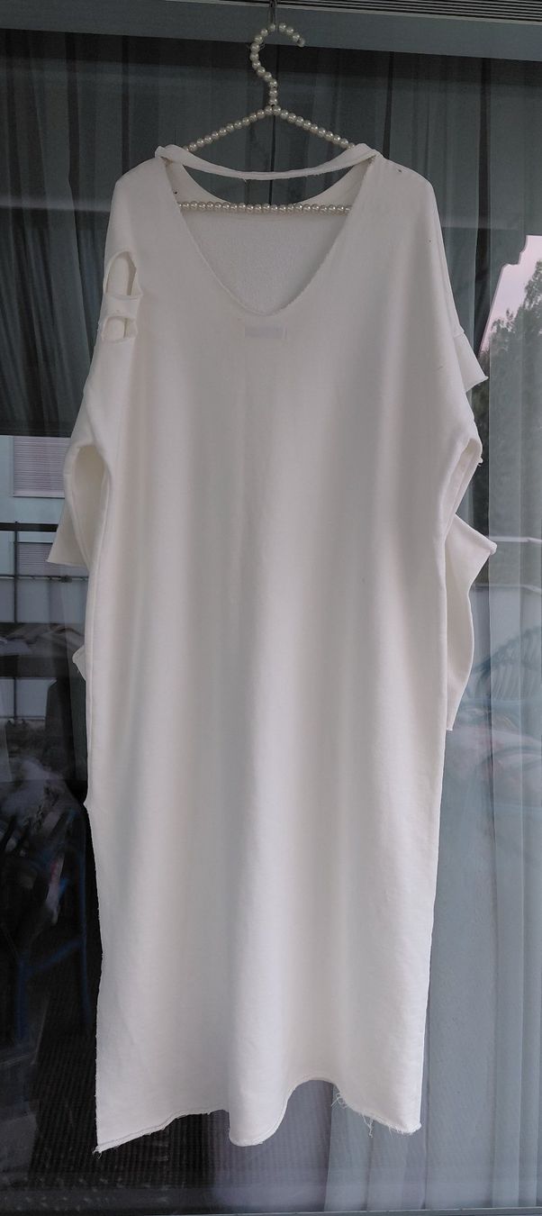 Balenciaga Kleider: Kleid BALENCIAGA,Ch-Gr.42, 280 Fr. – Neu (gemäss Beschreibung) aus Bülach von reguskon 1