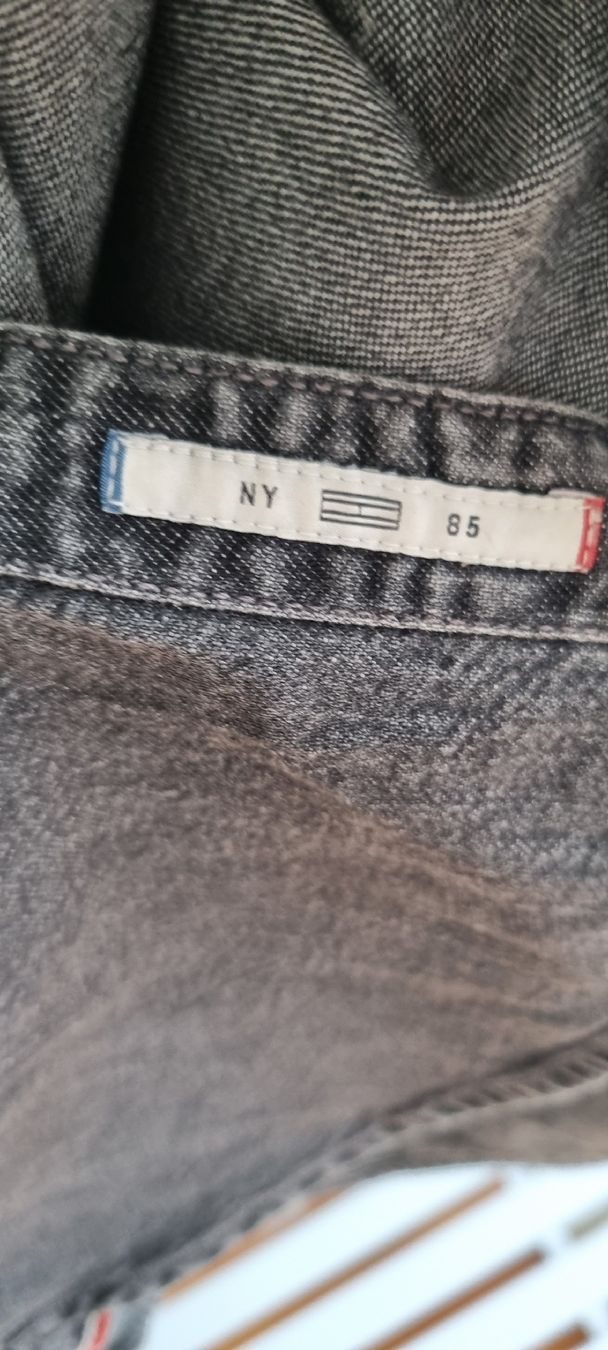 Tommy Hilfiger Jacken: Tommy Jeans Denim overshirt – Gebraucht aus Meggen von nixentrixen 4