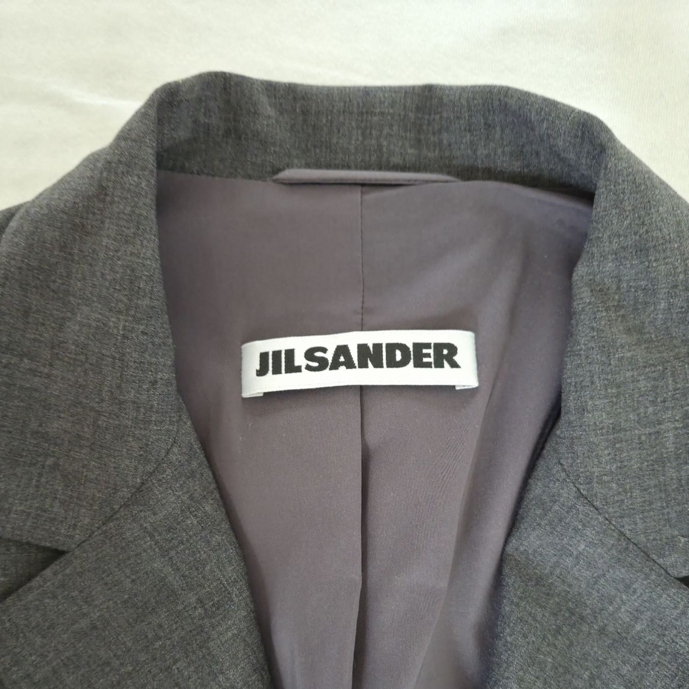 Jil Sander Giacche: Jolie vesre Jil Sander grise – Usato da Bern venduto da dasgesuchtobjekt