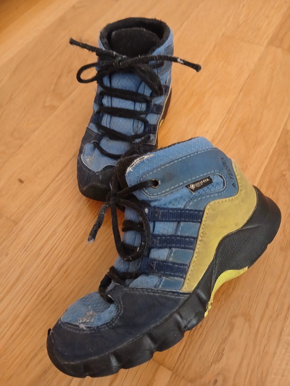 Adidas Scarpe per ragazzi: Trekkingschuhe Adidas – Usato da Dübendorf venduto da Fip05 2
