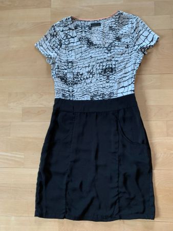 Vero Moda Damen Kleid, Gr. 34, Schwarz/Weiss