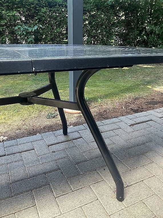 Tische: Grosse Metall-Gartentisch – Gebraucht aus Bern von promo-center 2