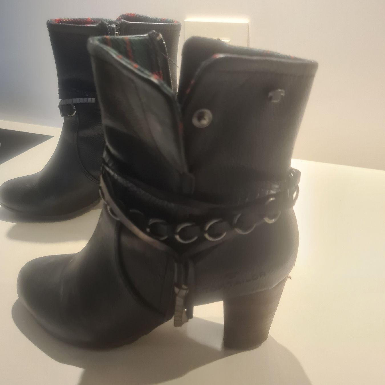 Tom Tailor Scarpe da donna: TOM TAILOR Stiefeletten Gr. 36 Braun – Usato da Steinen venduto da turbogeiss99 3