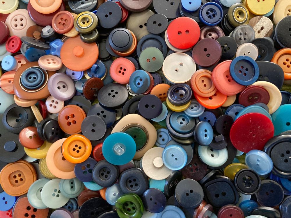 285 Bunte Harz-Knöpfe Im Mix – Mit Aufbewahrungsbox, Perfekt Zum Nähen, Basteln, DIY & Handwerk