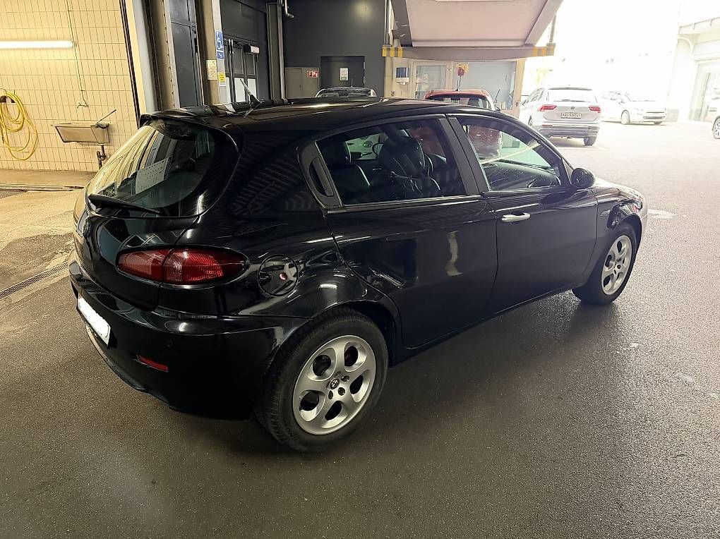 Autos: Alfa Romeo 147 1.9 16V TI – Gebraucht aus Ettingen von a_d_m2hh 1