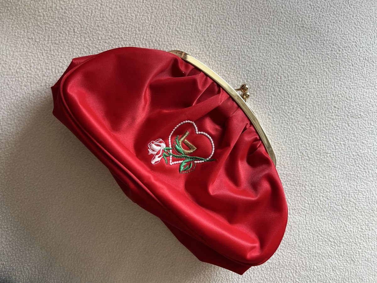 Taschen für Damen: Red Clutch – Gebraucht aus Zürich von dor_9l9g