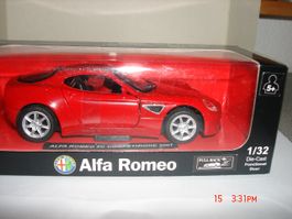 Alfa Romeo 8C Rot rosso Alfa 1:32 neu in OVP