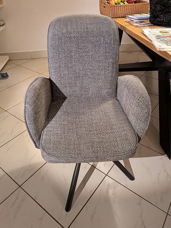 Stühle: Drehstuhl grau (Preis /Stück) – Neu (gemäss Beschreibung) aus Zuchwil von Miss-Sunshine