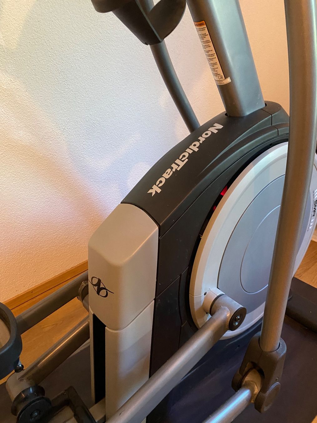 NordicTrack Hometrainer: NordicTrack Elliptical Cross Trainer – Usato da Wädenswil venduto da Ydm14 5