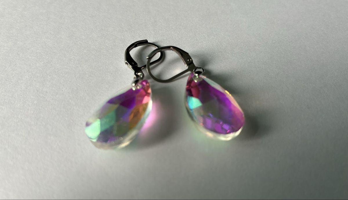 Boucles d'oreille: Earrings with clear drop pendant like new – D'occasion à Basel par cat_sq5m 5