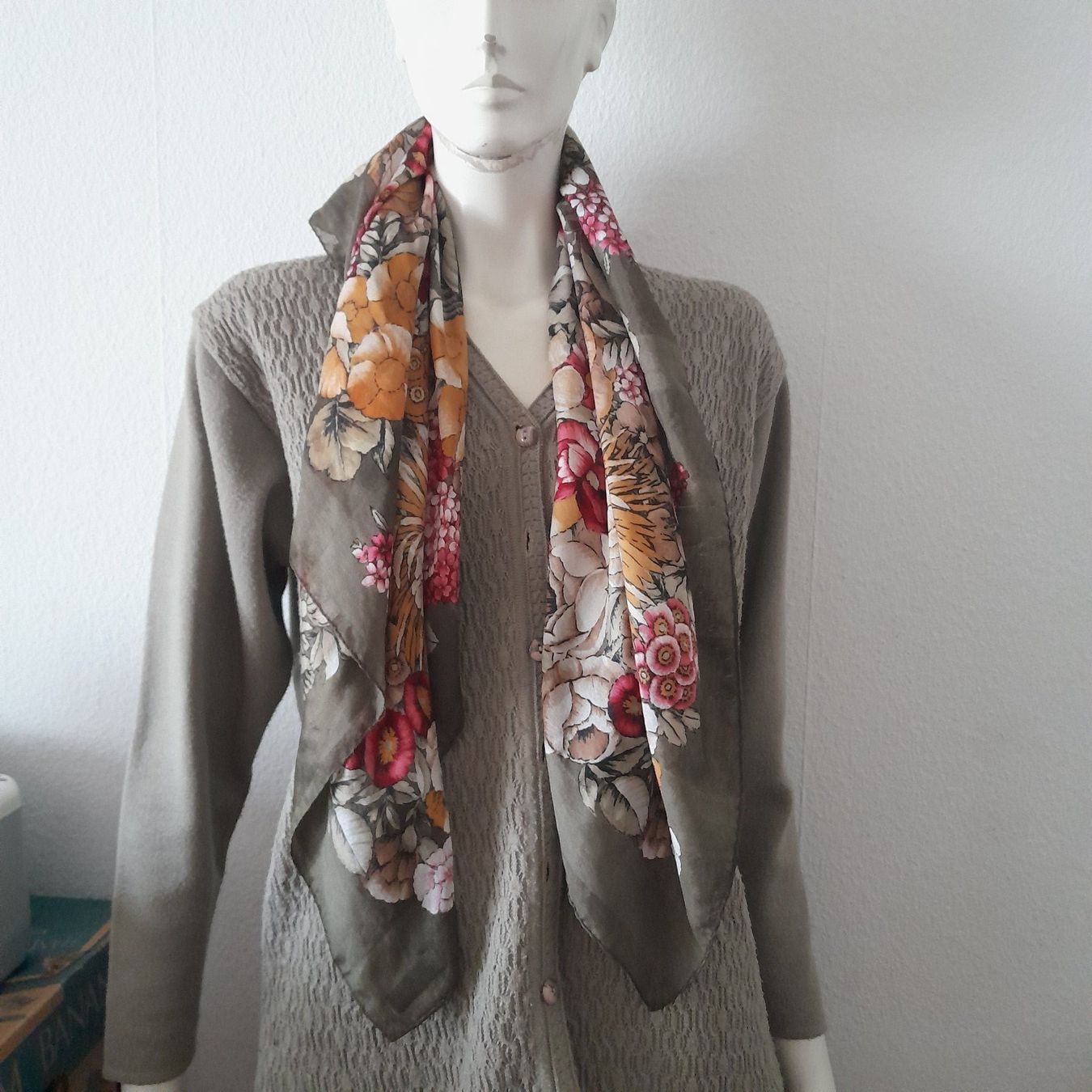 Foulards, Tücher & Schals: Schönes Tuch, Blumenmuster, Herbstfarben – Gebraucht aus Horgen von Amanda30 1